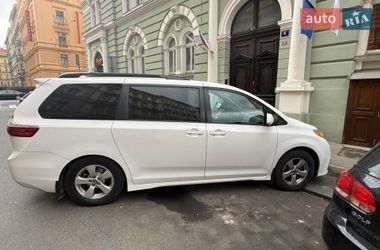 Минивэн Toyota Sienna 2019 в Хмельницком