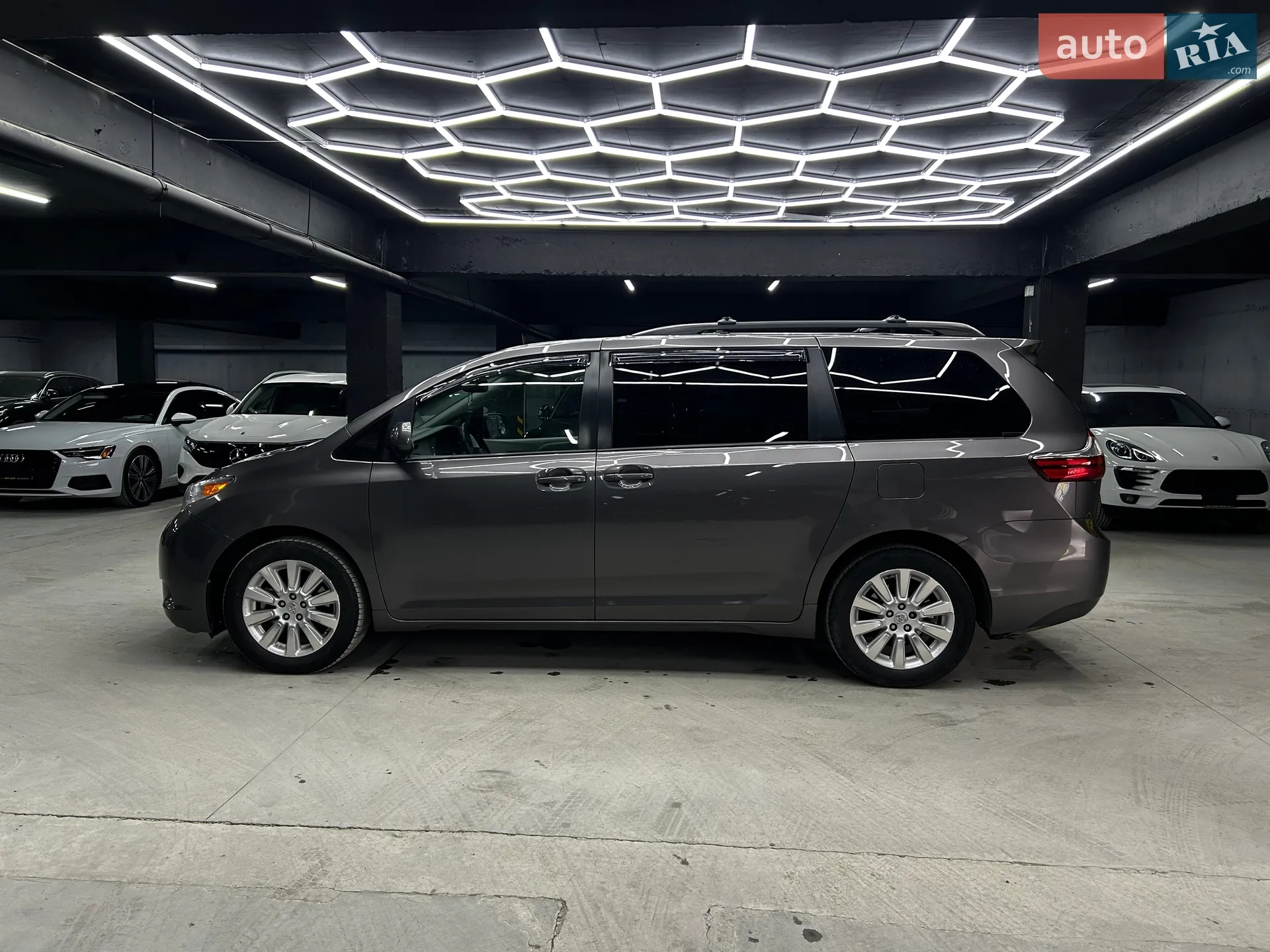 2015 Toyota Sienna - мініатюра 6