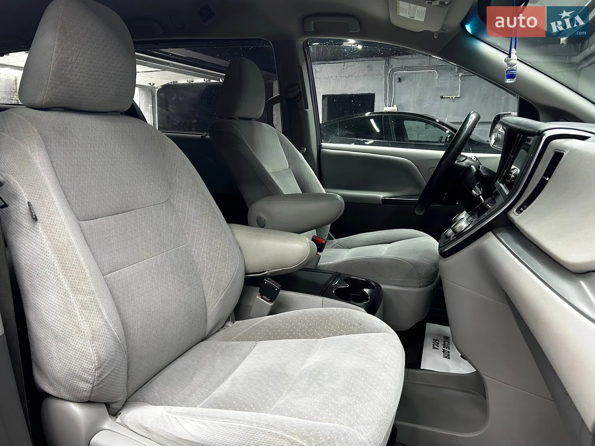 2015 Toyota Sienna - мініатюра 25
