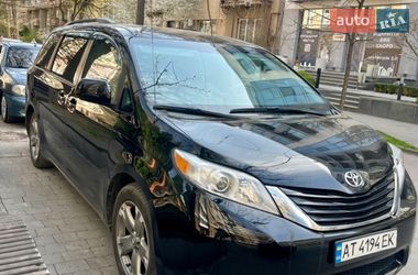 Минивэн Toyota Sienna 2013 в Ивано-Франковске