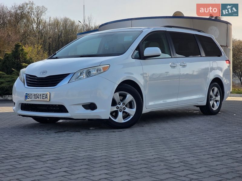 Toyota Sienna 2013