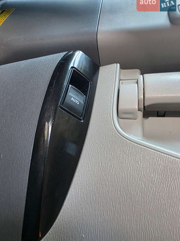 Минивэн Toyota Sienna 2013 в Гусятине