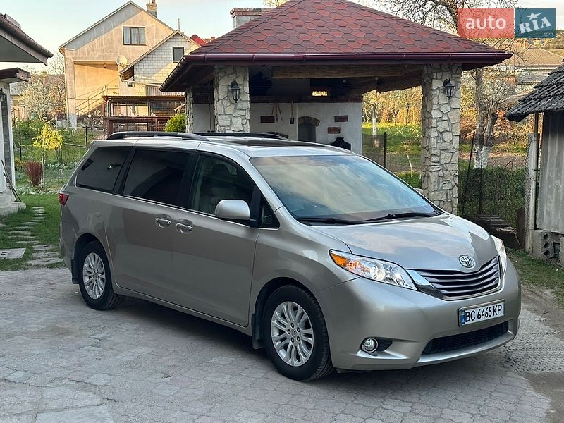Toyota Sienna 2015