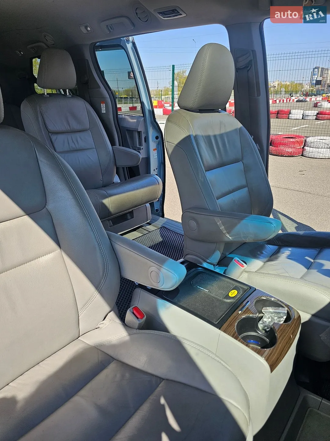 2017 Toyota Sienna - фото 1