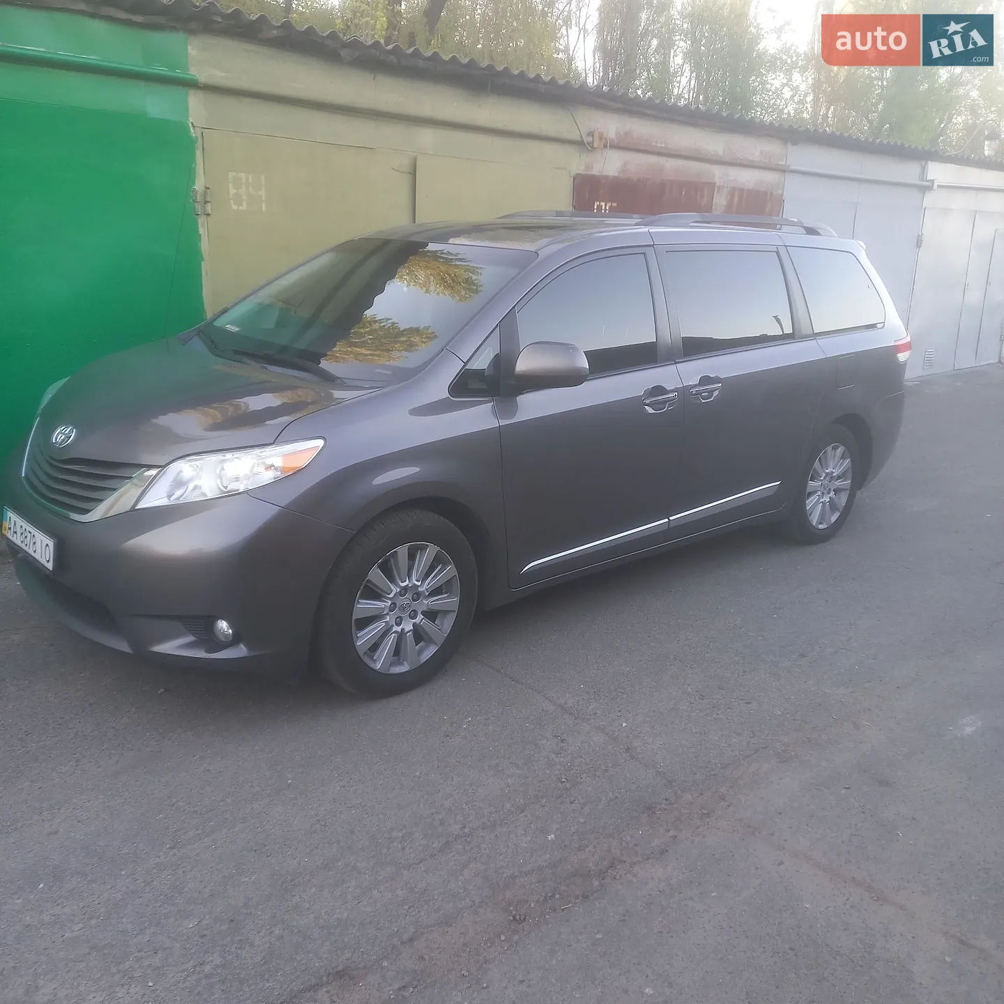 2013 Toyota Sienna - мініатюра 2