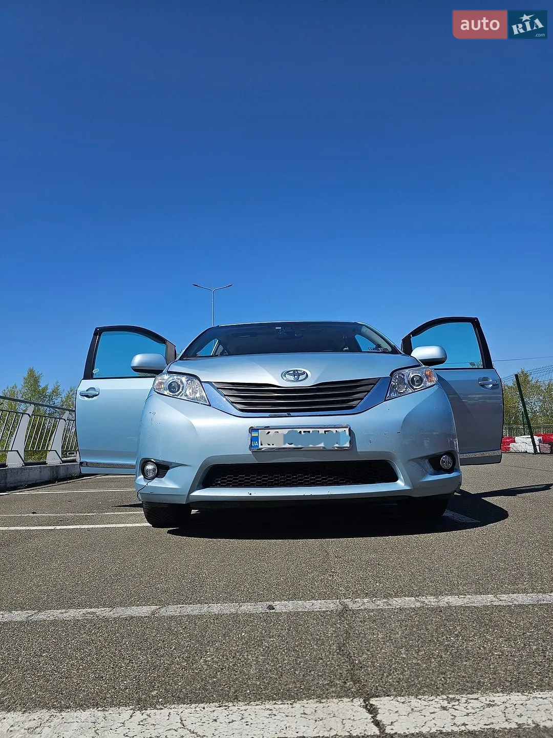2017 Toyota Sienna - мініатюра 8