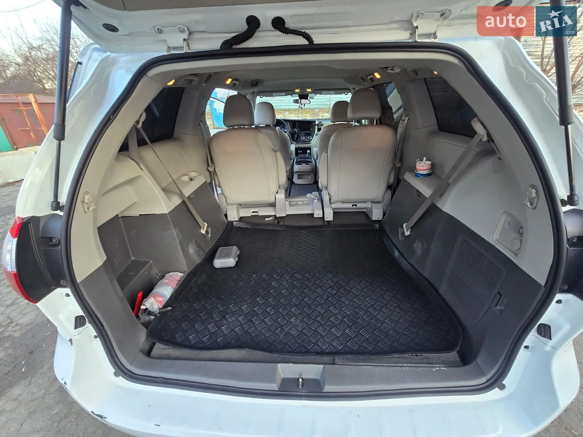 2019 Toyota Sienna - мініатюра 11