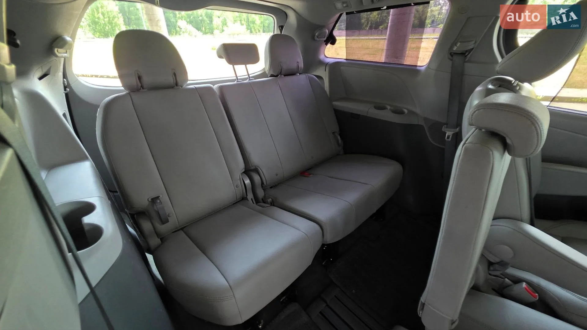 2015 Toyota Sienna - мініатюра 31