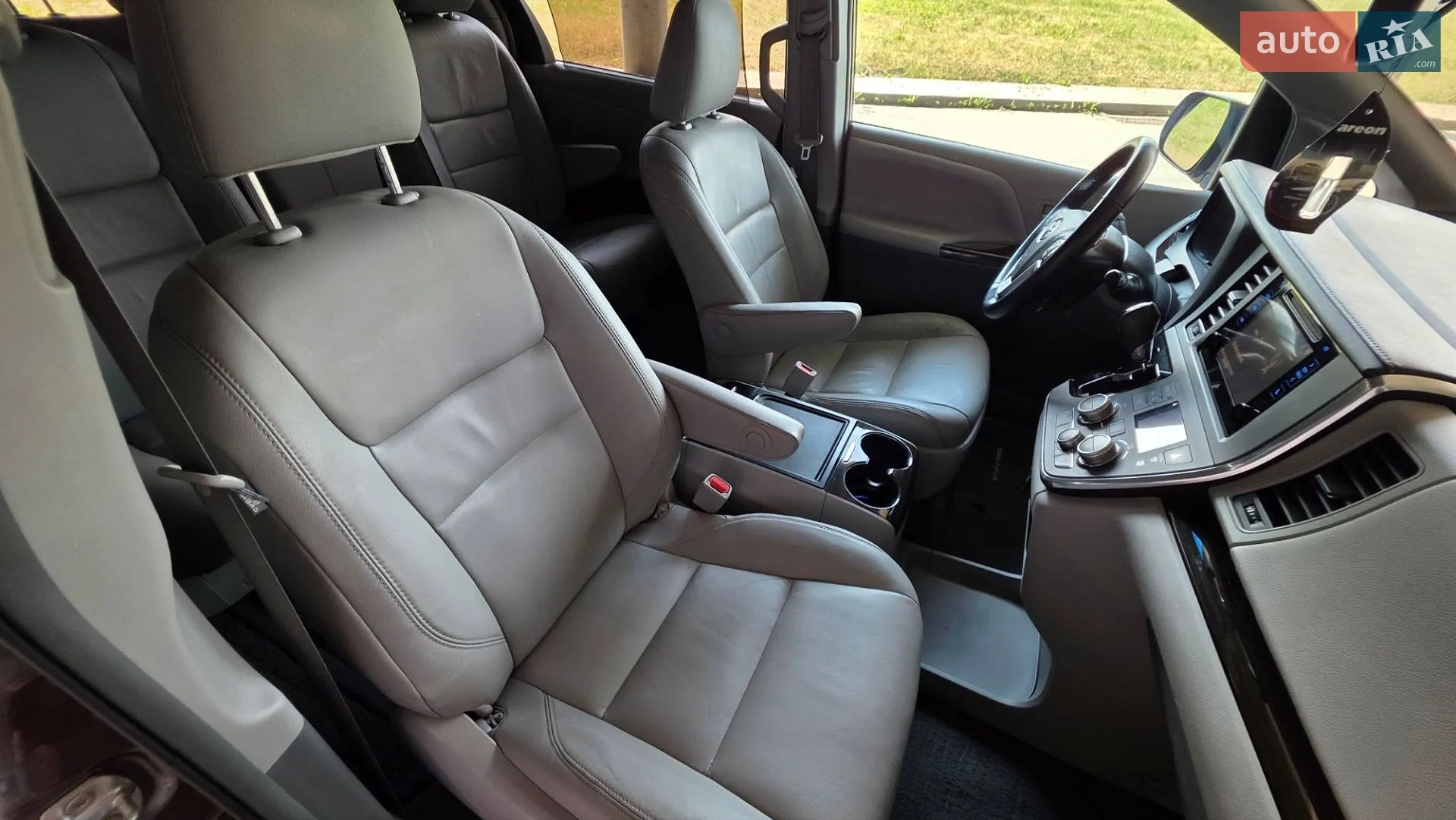 2015 Toyota Sienna - мініатюра 37