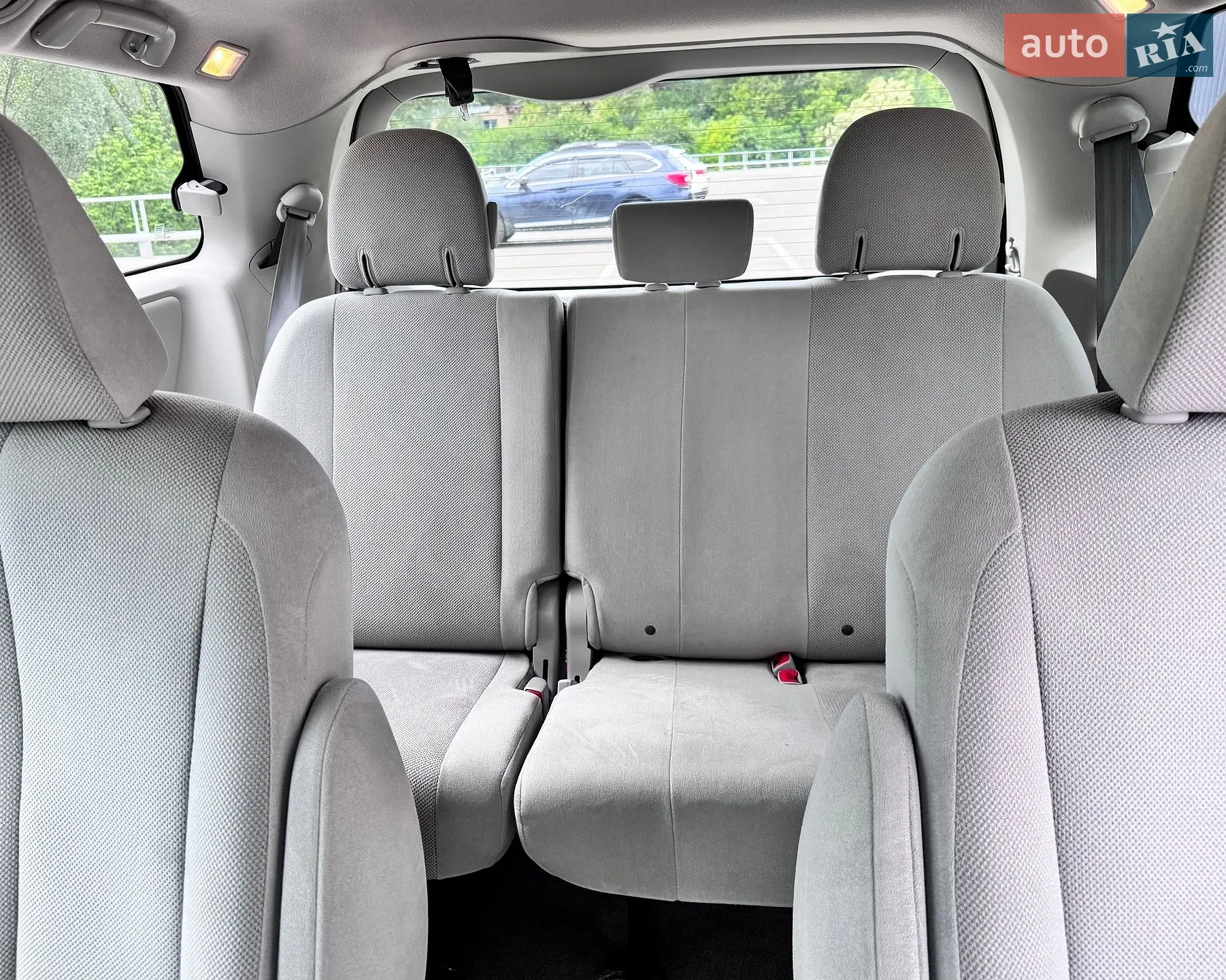 2012 Toyota Sienna - мініатюра 12