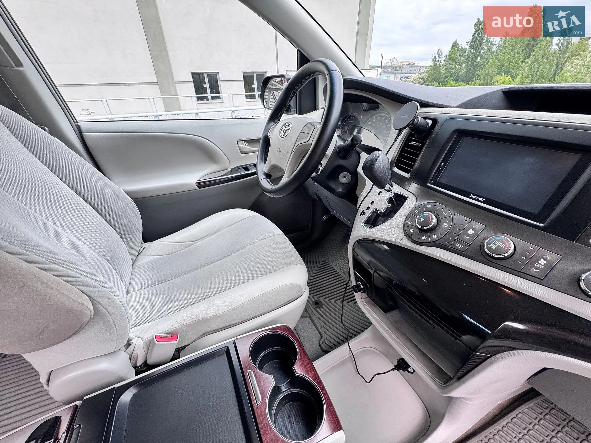 2012 Toyota Sienna - мініатюра 15