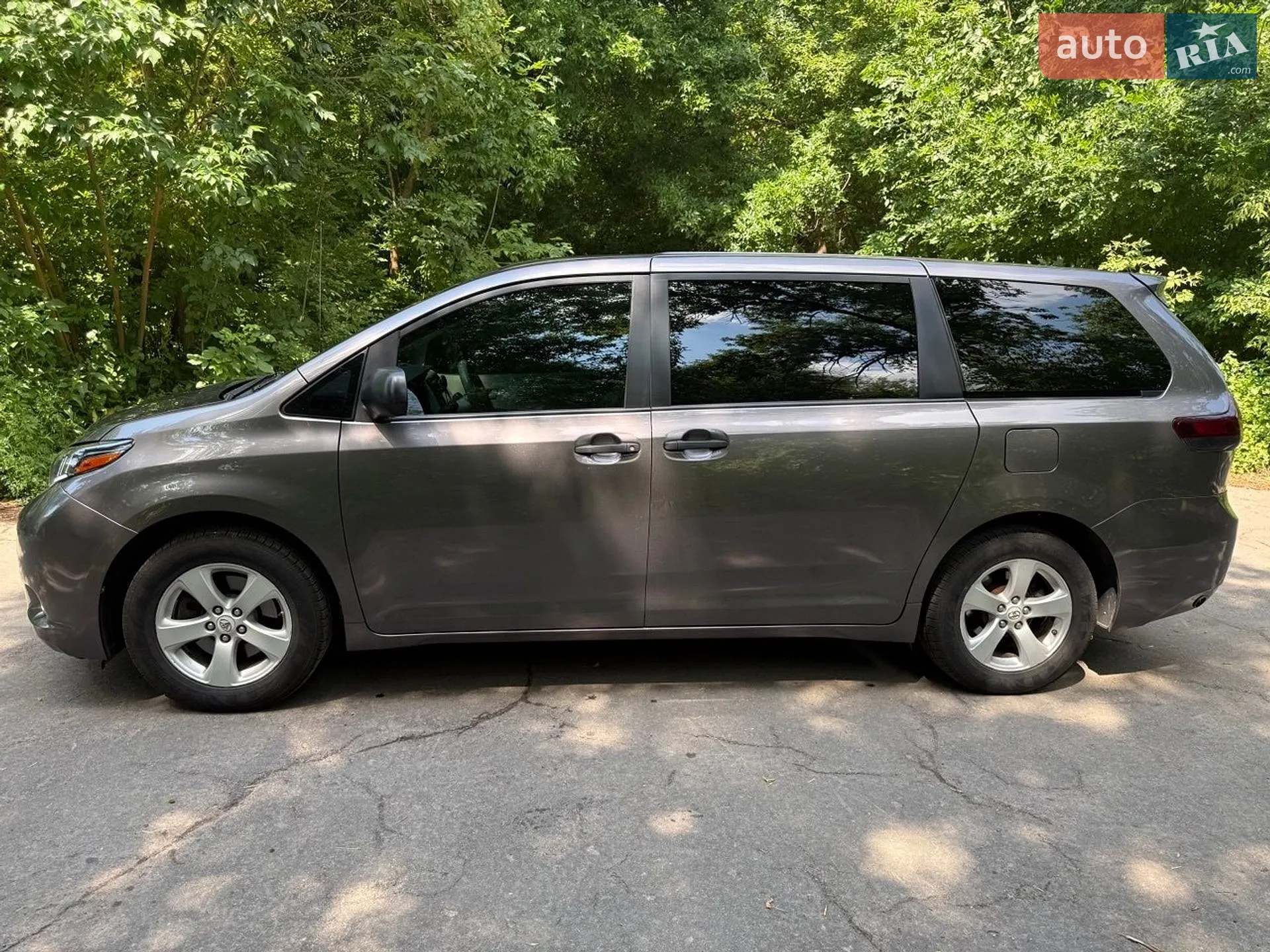 2010 Toyota Sienna - мініатюра 3