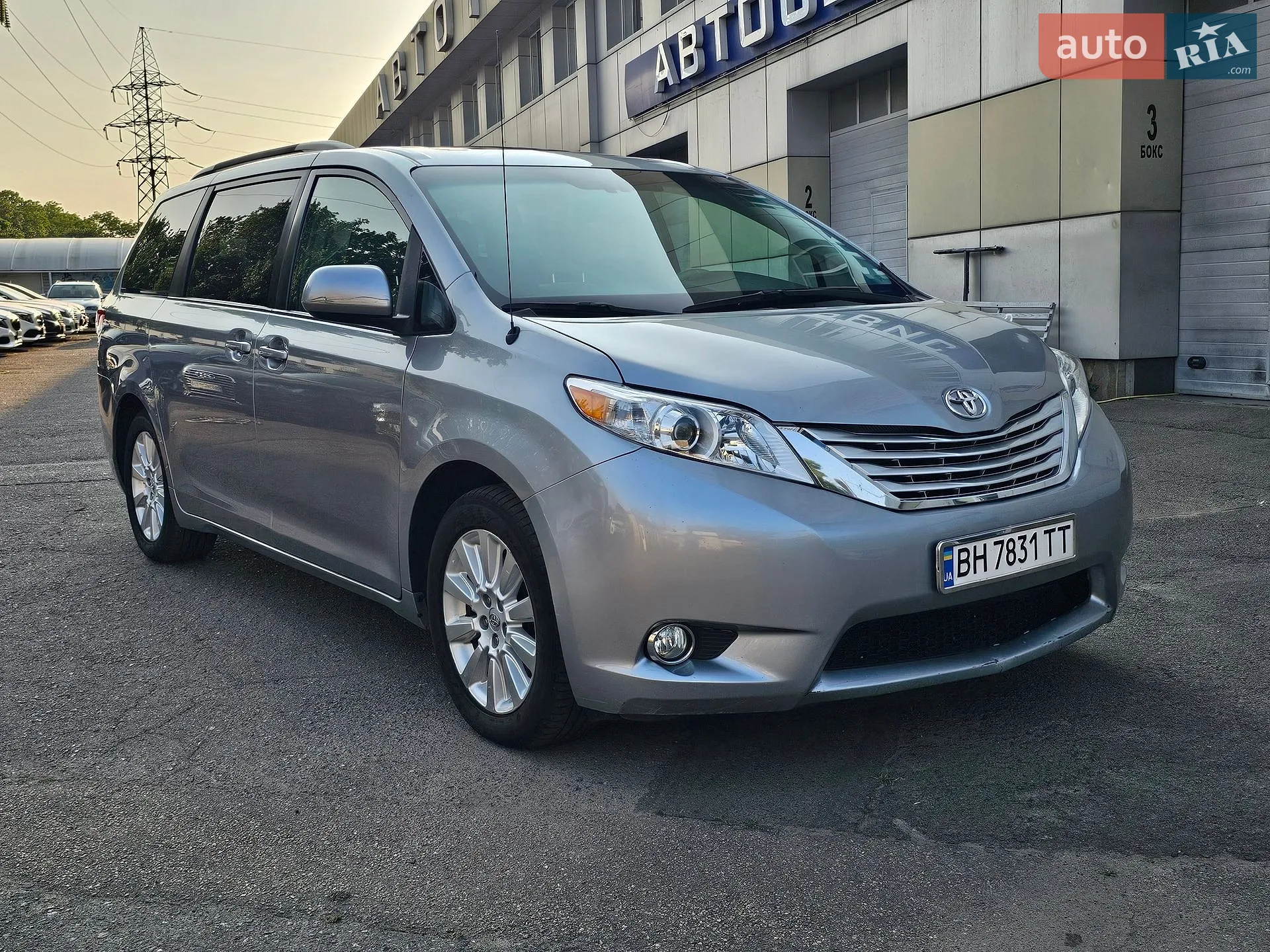 2013 Toyota Sienna - мініатюра 4
