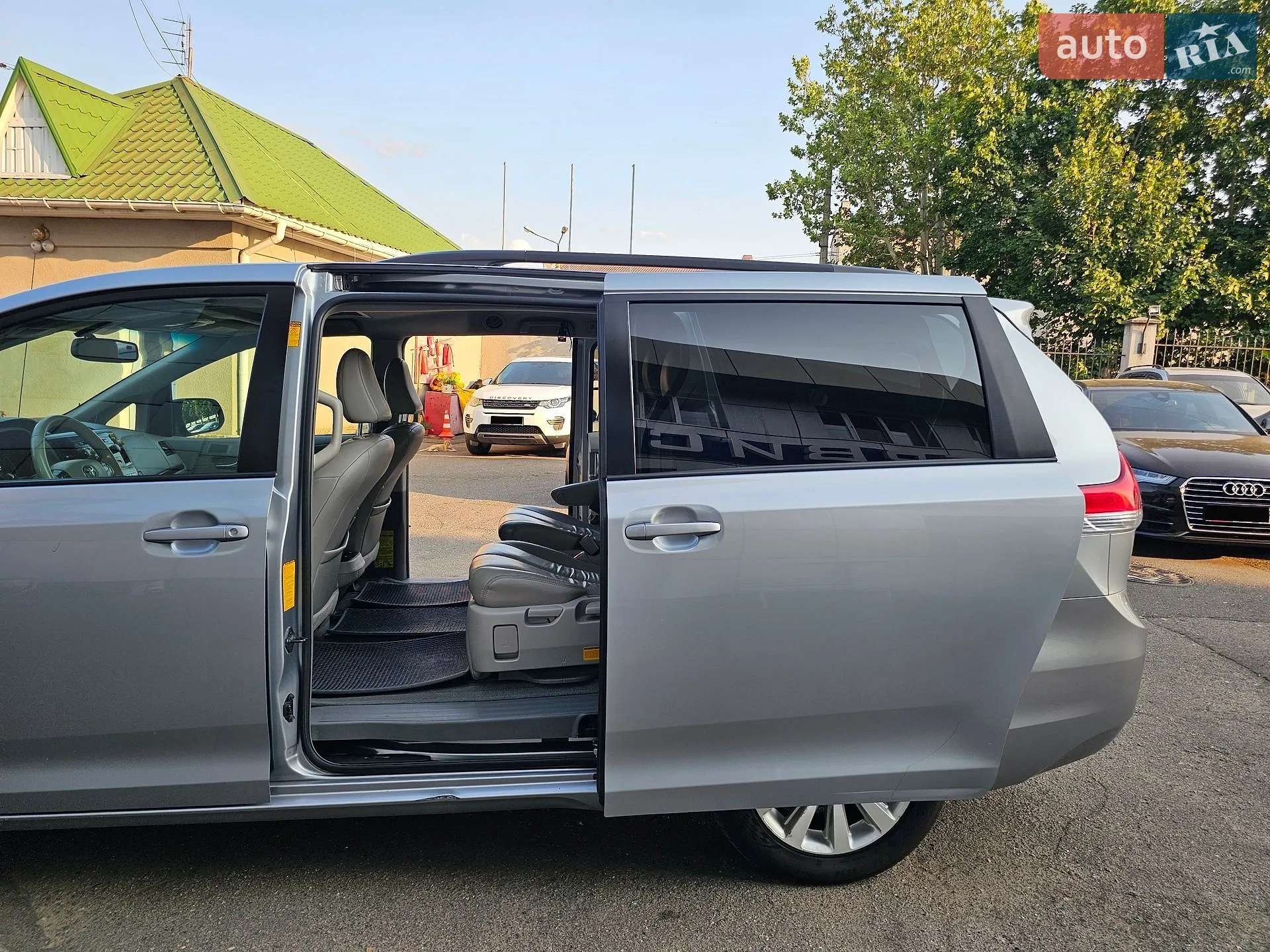 2013 Toyota Sienna - мініатюра 11