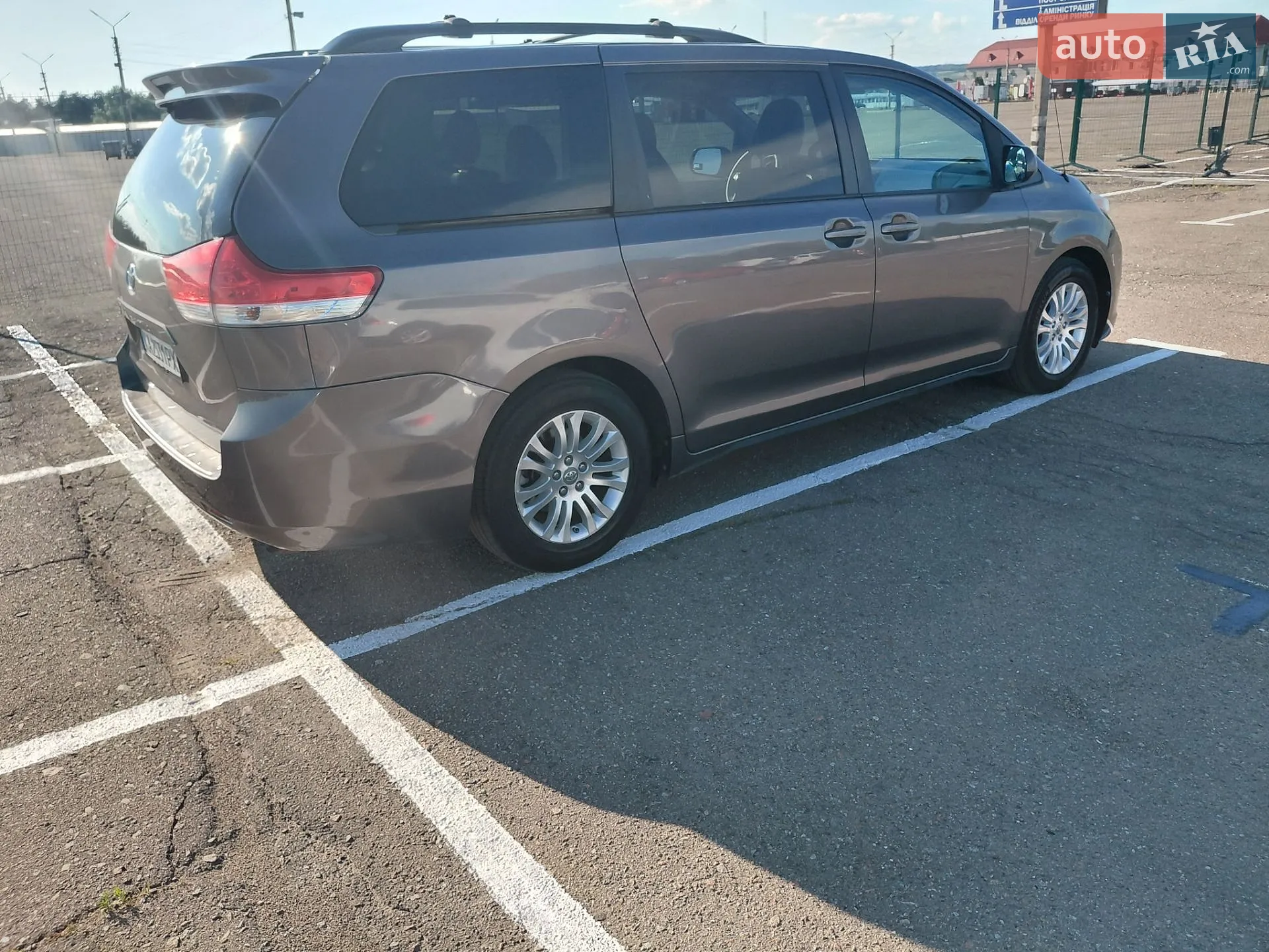 2014 Toyota Sienna - мініатюра 45
