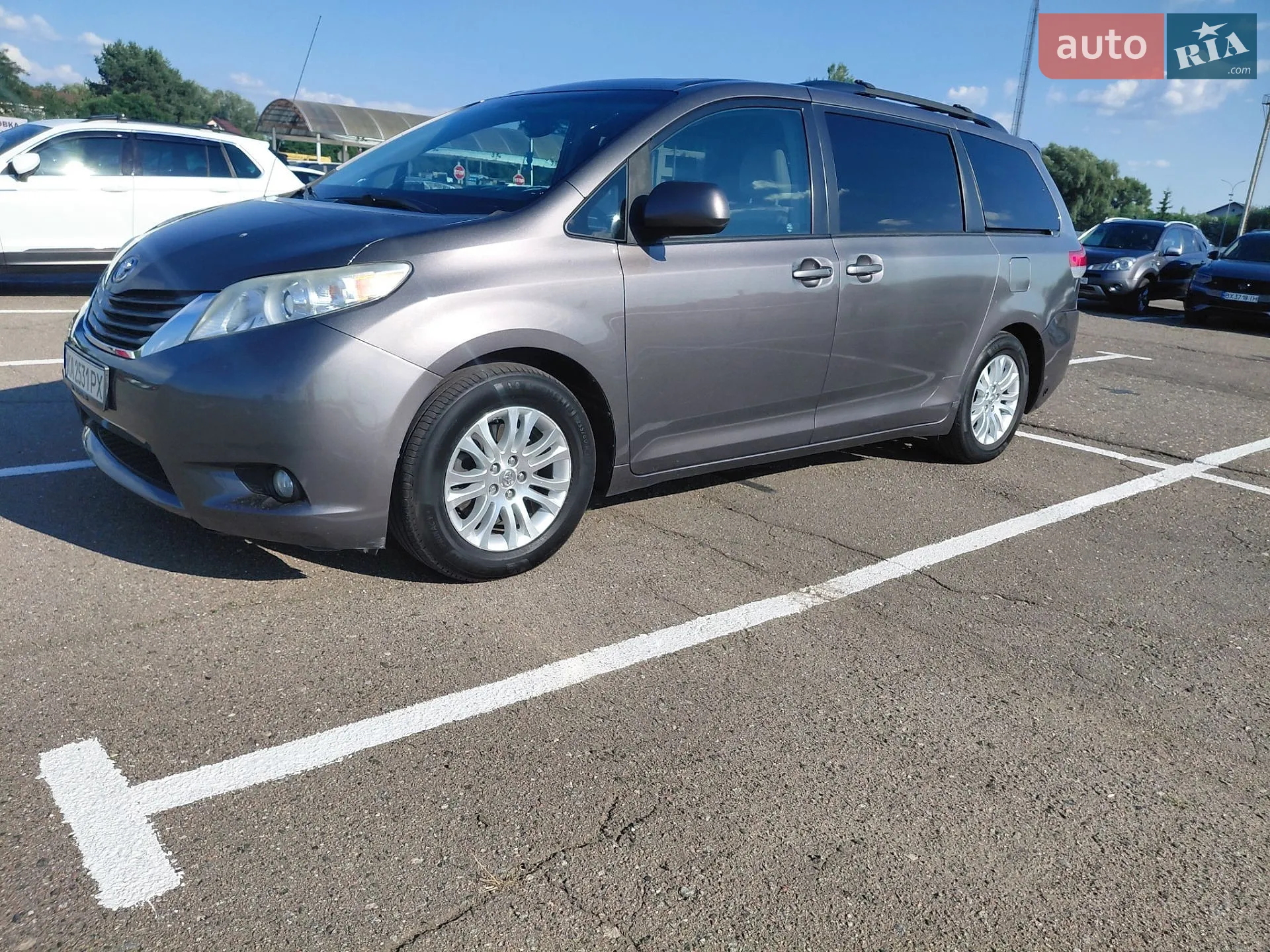 2014 Toyota Sienna - фото 1