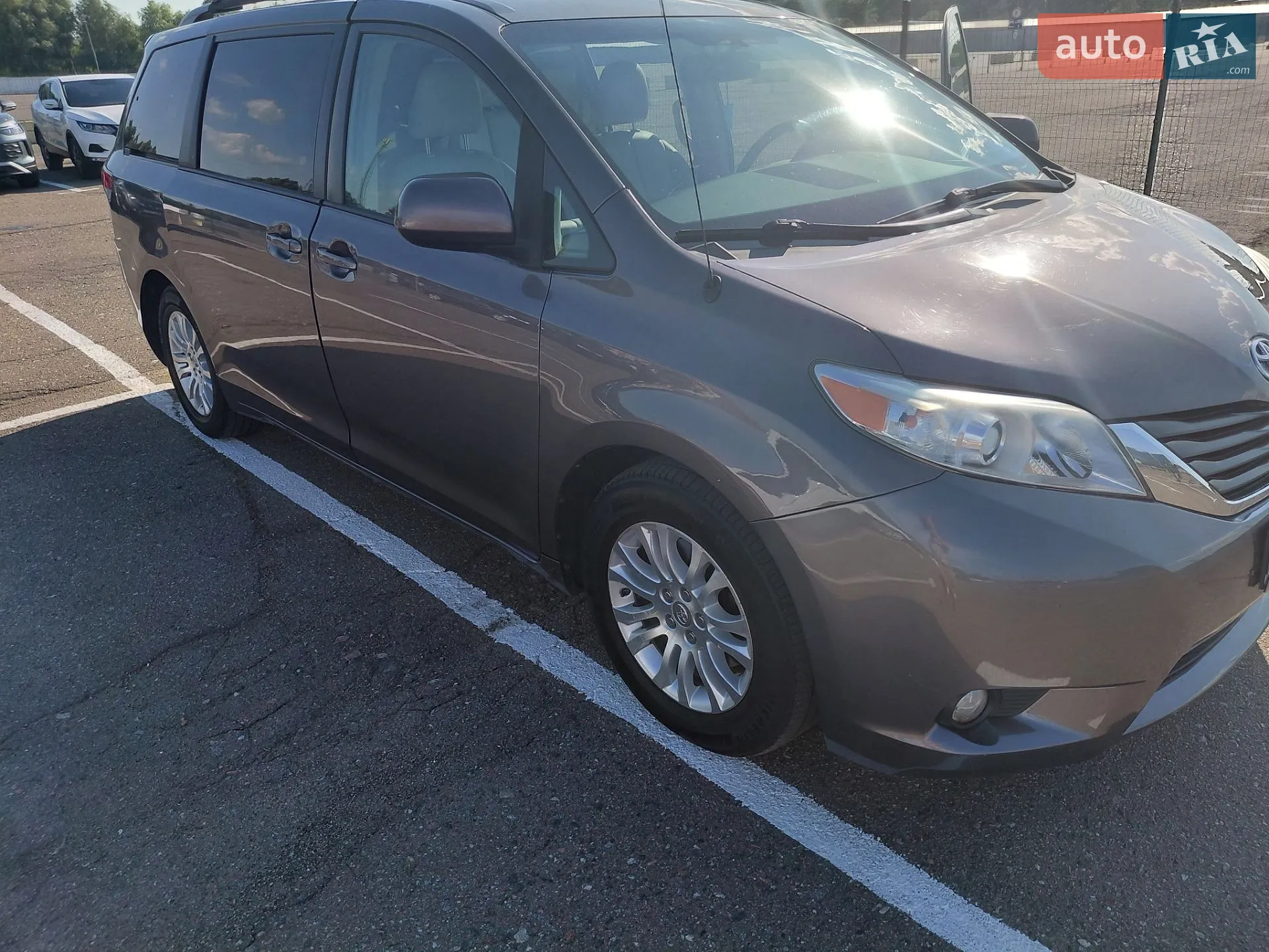 2014 Toyota Sienna - мініатюра 58