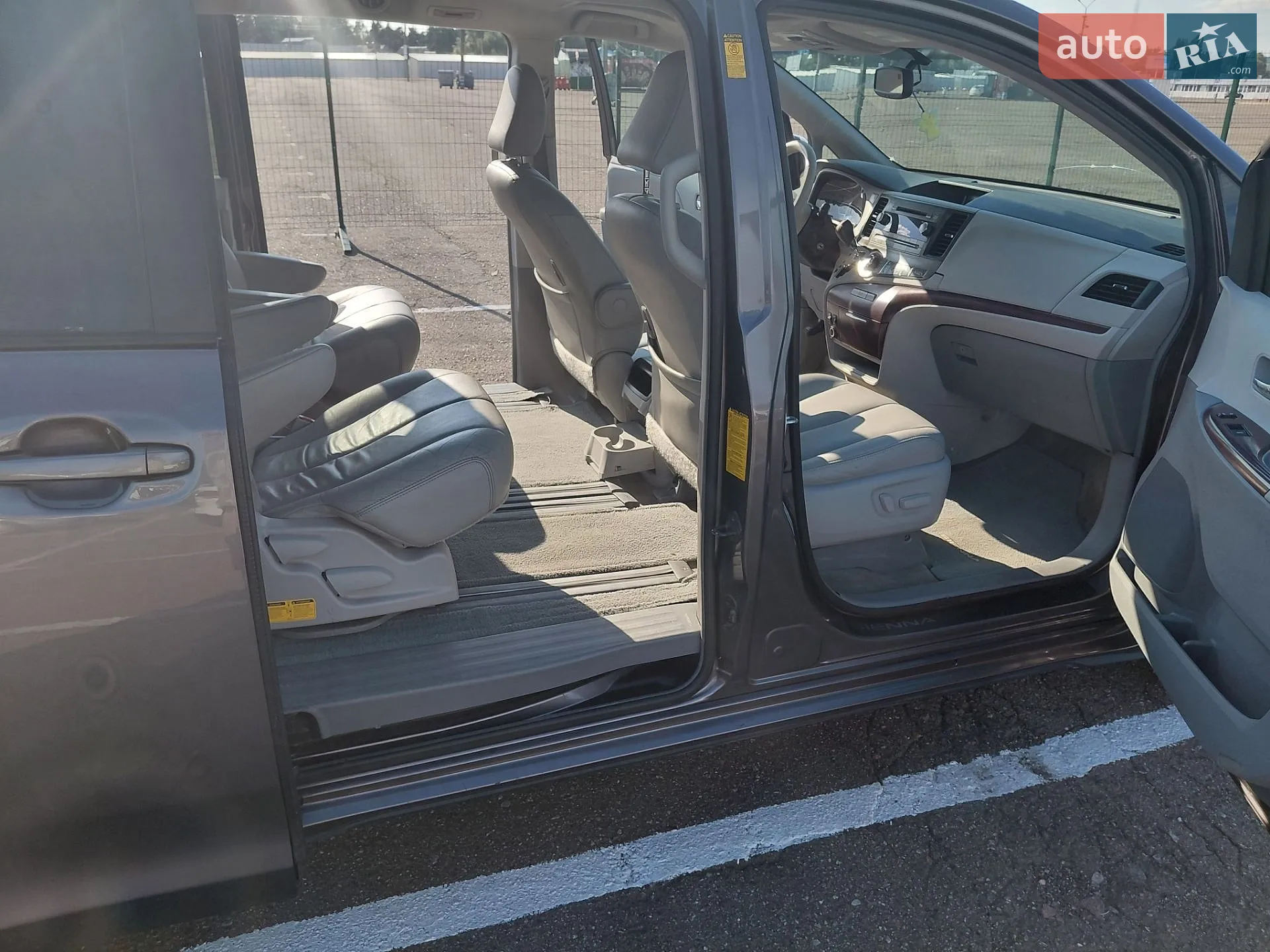 2014 Toyota Sienna - мініатюра 61