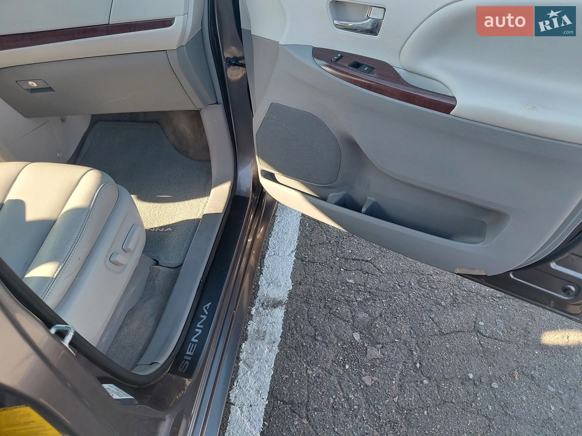 2014 Toyota Sienna - мініатюра 62