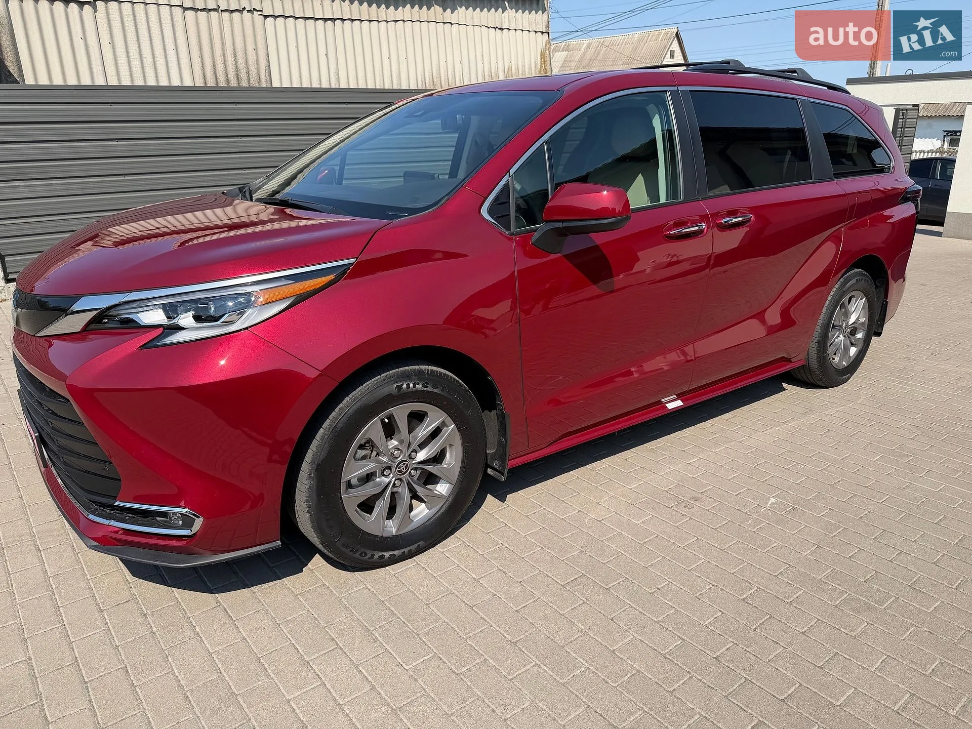 2023 Toyota Sienna - фото 1
