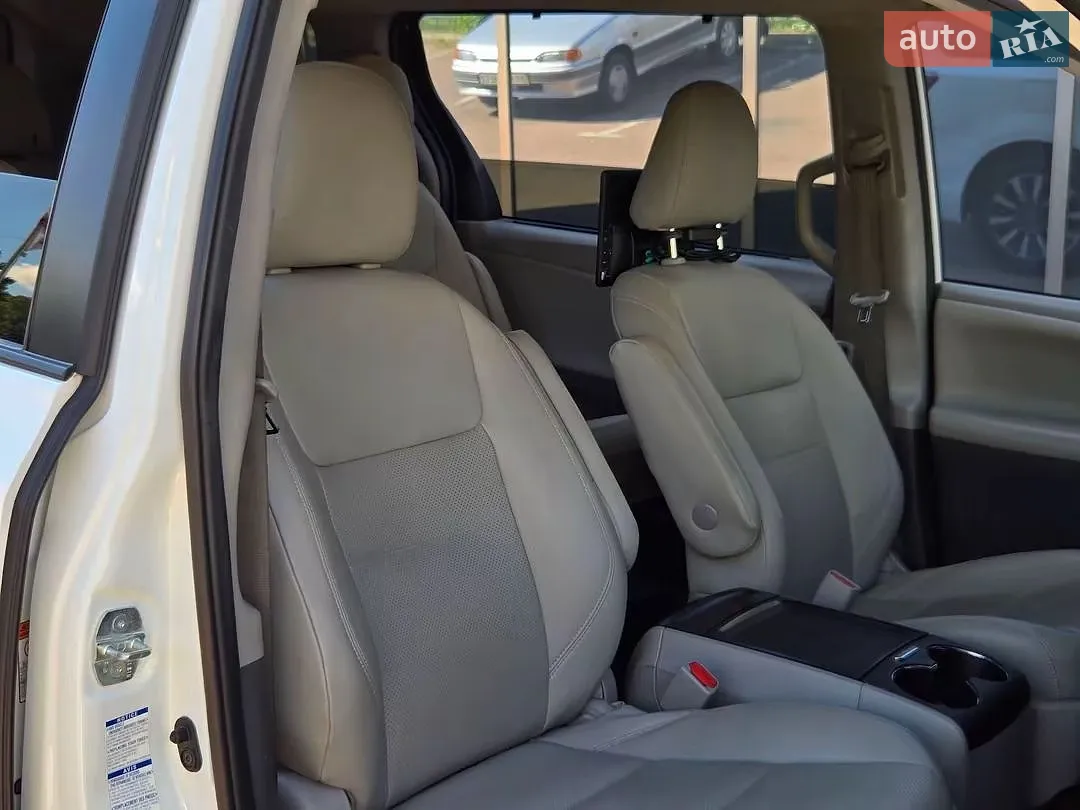 2019 Toyota Sienna - мініатюра 13