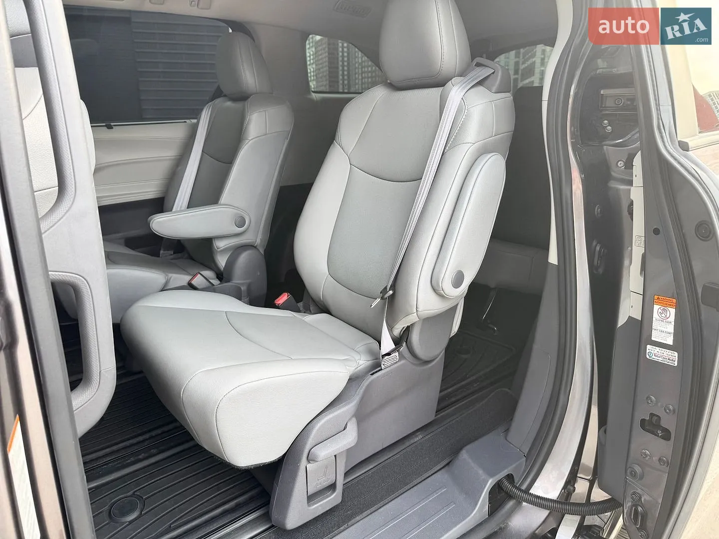 2021 Toyota Sienna - мініатюра 4