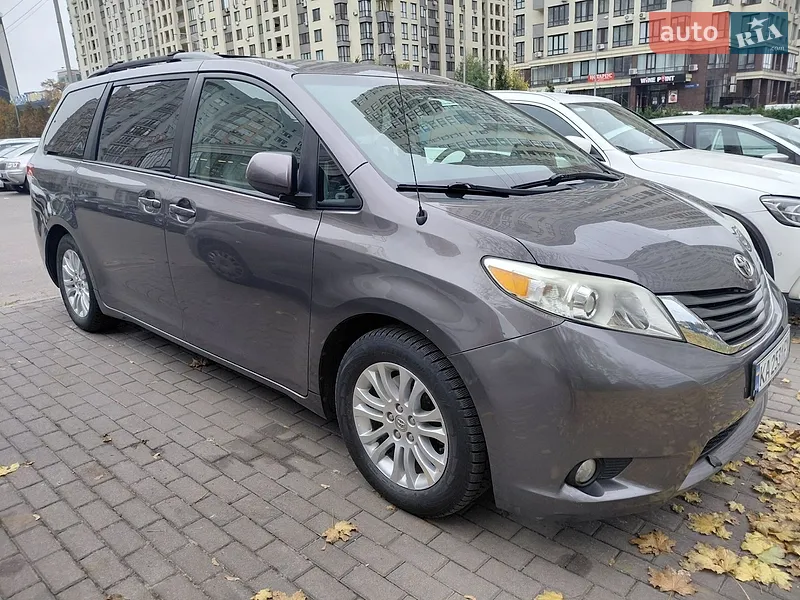 Toyota Sienna 2014