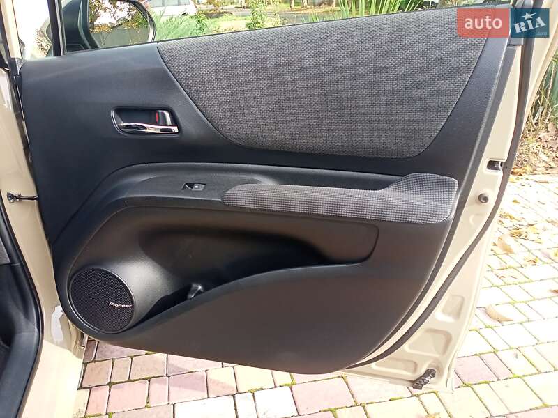 Минивэн Toyota Sienta 2018 в Одессе фото 61 Минивэн Toyota Sienta 2018 в Одессе