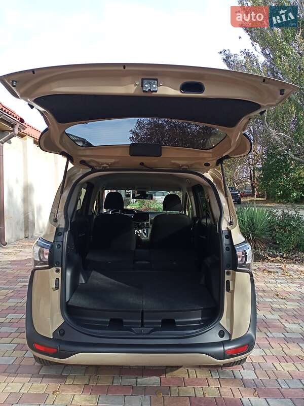 Минивэн Toyota Sienta 2018 в Одессе фото 77 Минивэн Toyota Sienta 2018 в Одессе