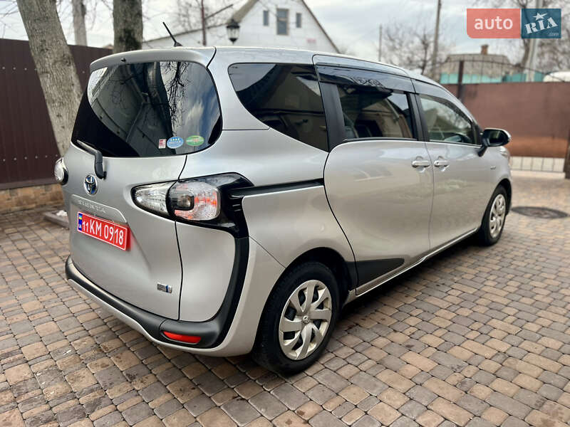 Минивэн Toyota Sienta 2018 в Белой Церкви