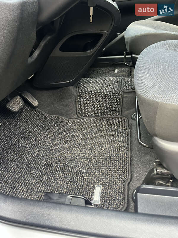 Минивэн Toyota Sienta 2018 в Белой Церкви