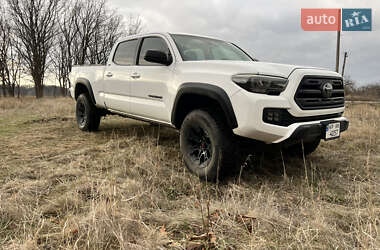 Пікап Toyota Tacoma 2018 в Дніпрі