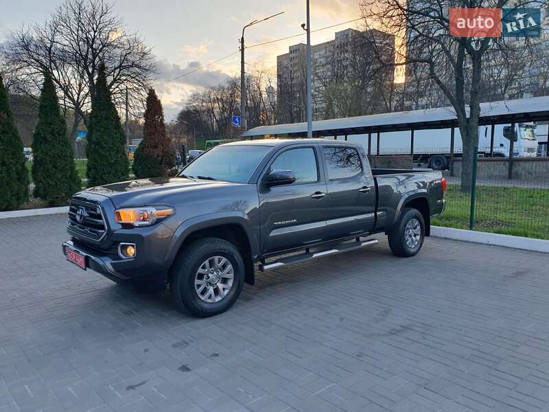 Пикап Toyota Tacoma 2017 в Киеве