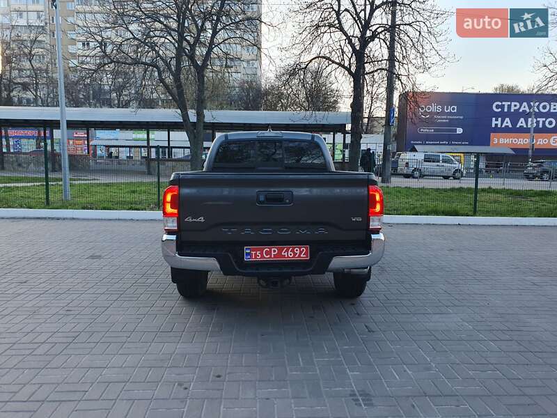 Пикап Toyota Tacoma 2017 в Киеве