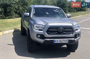 Пикап Toyota Tacoma 2018 в Буче