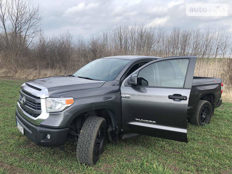 Позашляховик / Кросовер Toyota Tundra 2015 в Одесі