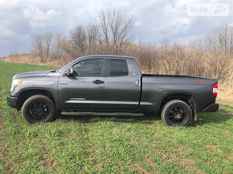 Позашляховик / Кросовер Toyota Tundra 2015 в Одесі