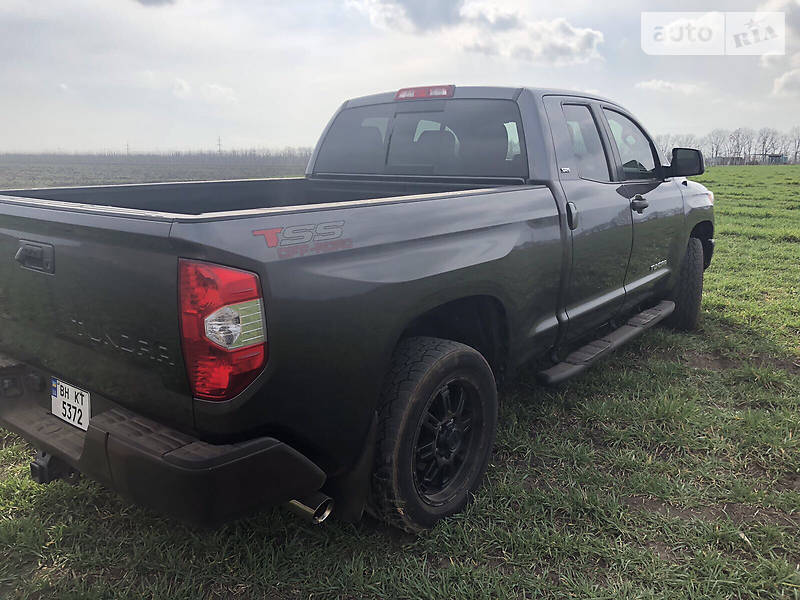 Позашляховик / Кросовер Toyota Tundra 2015 в Одесі