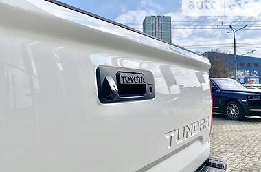 Позашляховик / Кросовер Toyota Tundra 2017 в Харкові