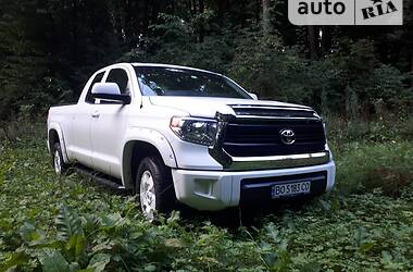 Пикап Toyota Tundra 2016 в Киеве