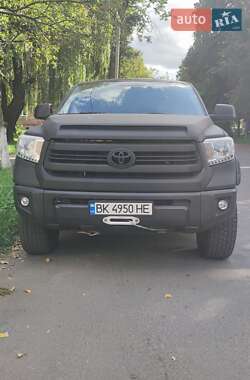 Пикап Toyota Tundra 2017 в 