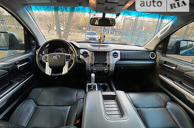 Пікап Toyota Tundra 2016 в 