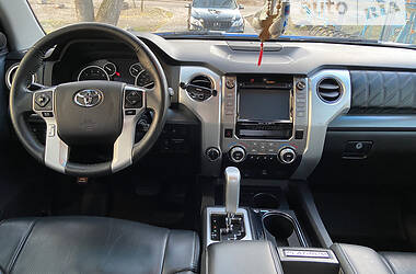 Пікап Toyota Tundra 2016 в 