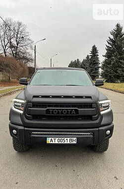 Пікап Toyota Tundra 2014 в Івано-Франківську