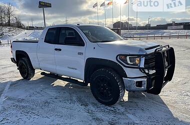 Пикап Toyota Tundra 2014 в Киеве