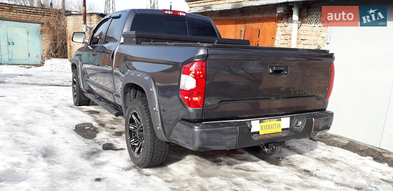 Пикап Toyota Tundra 2017 в Мостиске