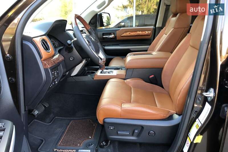Пікап Toyota Tundra 2018 в Умані