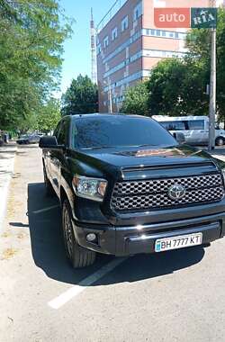 Пикап Toyota Tundra 2018 в 