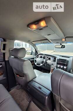Пикап Toyota Tundra 2010 в 