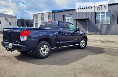 Пикап Toyota Tundra 2010 в 